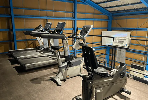 トレーニングマシン